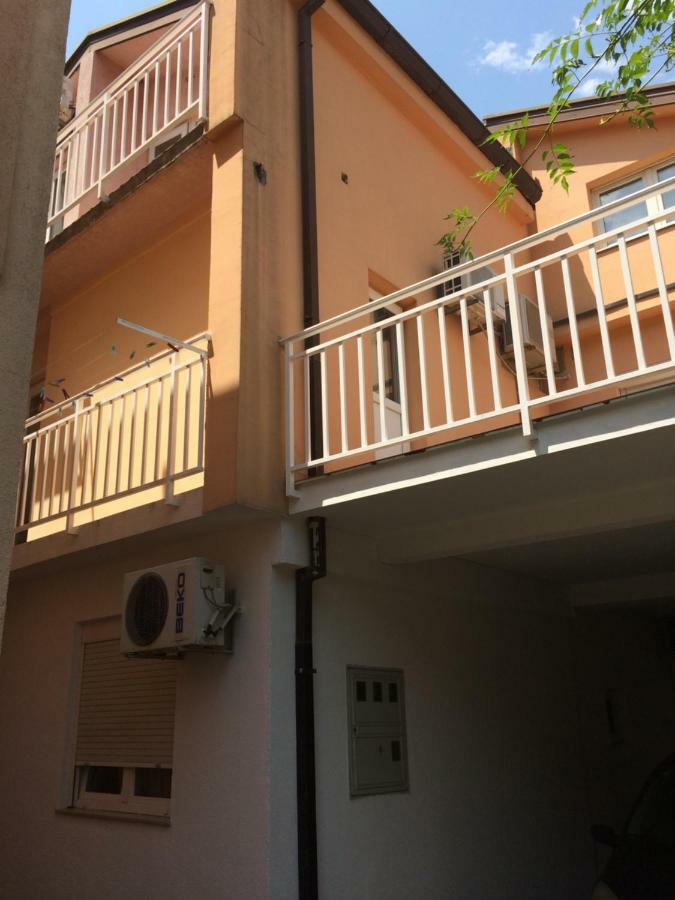 Apartment Lugalu モスタル エクステリア 写真